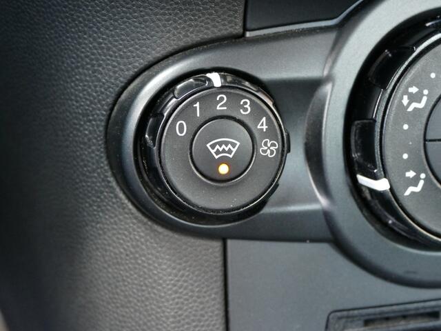 Ford FIESTA 1.25 | airco | verwarmde voorruit | airco | all-season-banden | stoelverwarming