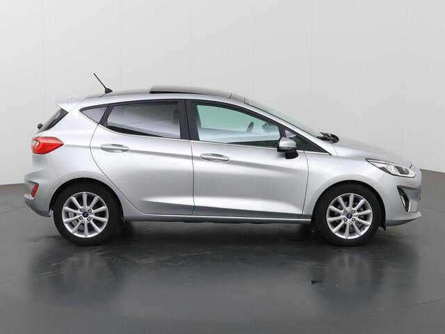 Ford FIESTA 1.0 EcoBoost Titanium | Panoramadak | Winterpakket | Parkeercamera | Climate Control | Cruise Control | Dodehoekdetectie |