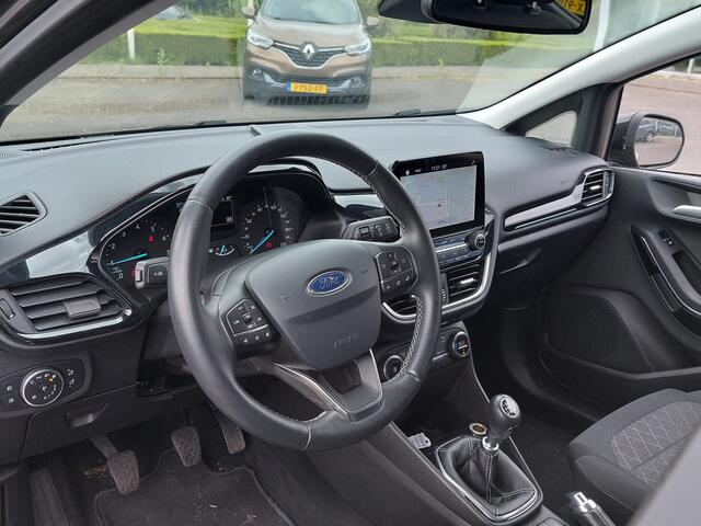 Ford FIESTA 1.0 EcoBoost 101pk Active | Navi | Apple Carpay+Android Auto | Clima | Cruise | Keyless Entry | Pdc | Rijstrook+Licht+Regensensor | Mistlampen | Privacy Glass | 17''lm