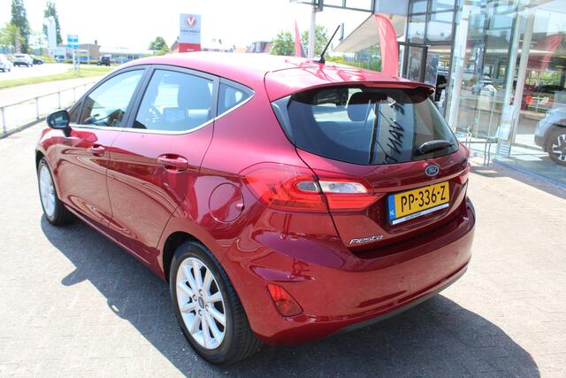 Ford FIESTA 1.0 EcoBoost Titanium , 100pk Climate control , Camera , Voorruit verwarming , Cruise control B en O audio , Park Asist ,