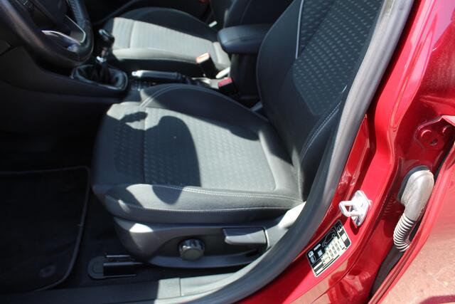 Ford FIESTA 1.0 EcoBoost Titanium , 100pk Climate control , Camera , Voorruit verwarming , Cruise control B en O audio , Park Asist ,