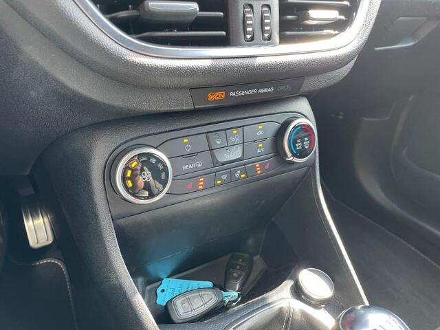 Ford FIESTA 1.5 ECOB. ST-3, Camera, Recaro, Carplay, Winterpack, BenO, netjes!