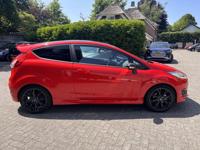 Ford FIESTA 1.0 EcoBoost Red Edition, incl nieuwe D.Riem!