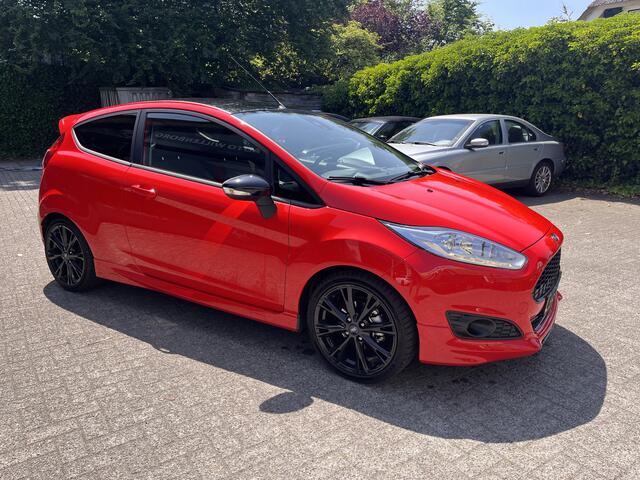 Ford FIESTA 1.0 EcoBoost Red Edition, incl nieuwe D.Riem!