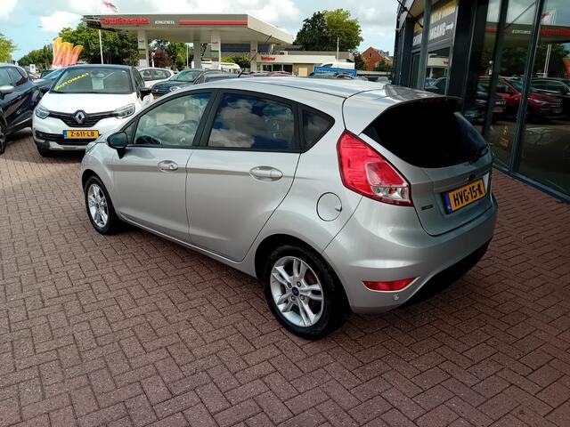 Ford FIESTA 1.0 EcoBoost Titanium, Airco, Multimediasysteem, Bluetooth telefoonverbinding, Cruise control, Parkeersensoren, Navigatie, Stoelverwarming, Verwarmde voorruit, Centrale vergrendeling met AB, Elektrische ramen en spiegels, Lichtmetalen velgen, Nette auto, 