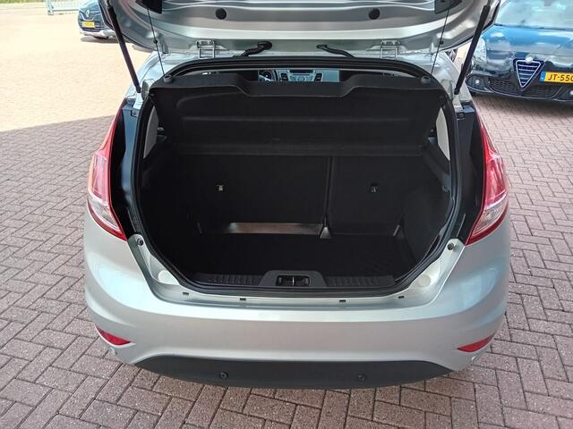 Ford FIESTA 1.0 EcoBoost Titanium, Airco, Multimediasysteem, Bluetooth telefoonverbinding, Cruise control, Parkeersensoren, Navigatie, Stoelverwarming, Verwarmde voorruit, Centrale vergrendeling met AB, Elektrische ramen en spiegels, Lichtmetalen velgen, Nette auto, 