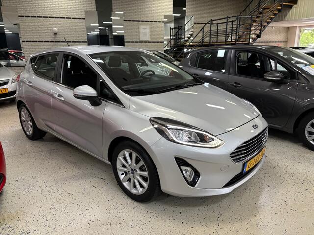 Ford FIESTA 1.0 ECOB. TITANIUM / Climat / Cruise / Navigatie / Dab / Multimedia