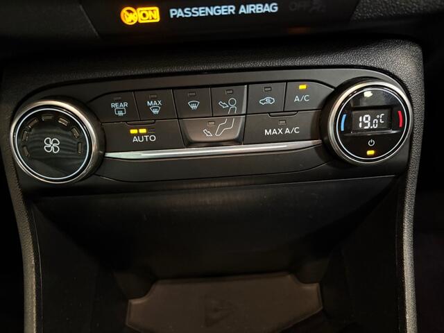 Ford FIESTA 1.0 ECOB. TITANIUM / Climat / Cruise / Navigatie / Dab / Multimedia