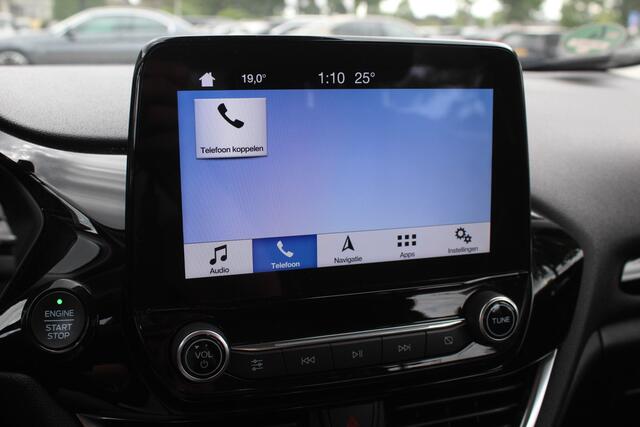 Ford FIESTA 1.0 EcoBoost Titanium / Trekhaak / Camera / Navigatie / 16'' / DAB / Getint glas / Stuur+Stoelverwarming / Cruise Control