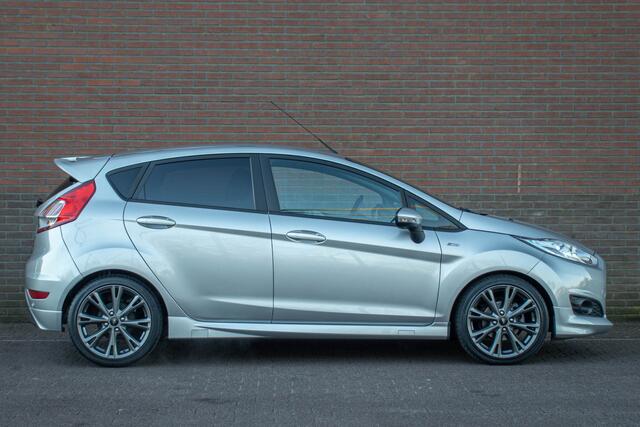 Ford FIESTA 1.0 EcoBoost ST Line, Origineel NL, Navigatie, PDC, Voorruitverwarming, Bluetooth, Climate control, Cruise control.