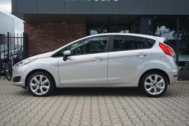Ford FIESTA 1.25 , Clima, Nieuwe APK, 16''LM, 4-cilinder, Getint glas.