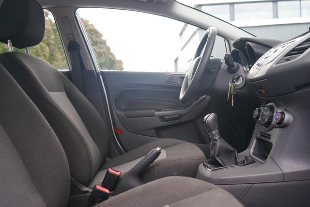 Ford FIESTA 1.25 , Clima, Nieuwe APK, 16''LM, 4-cilinder, Getint glas.