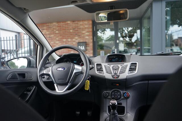 Ford FIESTA 1.25 , Clima, Nieuwe APK, 16''LM, 4-cilinder, Getint glas.