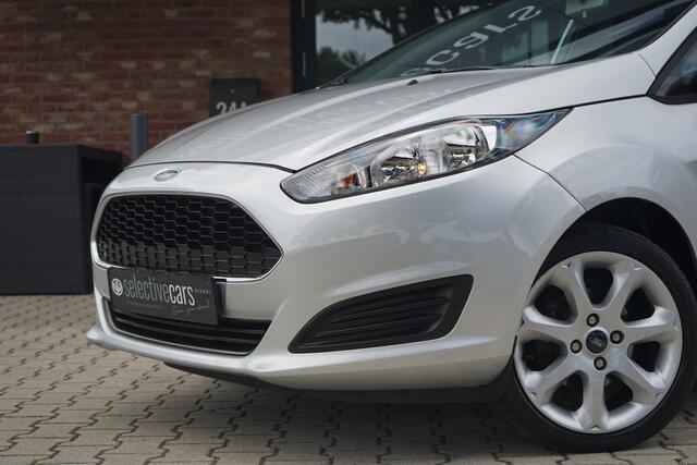 Ford FIESTA 1.25 , Clima, Nieuwe APK, 16''LM, 4-cilinder, Getint glas.