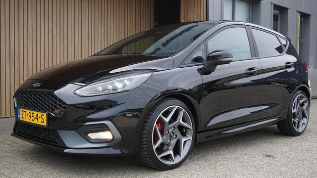 Ford FIESTA 1.5 EcoBoost 200pk ST-3 Recaro LED 5drs *22295km * carplay stoelverw carbon 18inch LM B&O *1ste eigenaar* NL AUTO