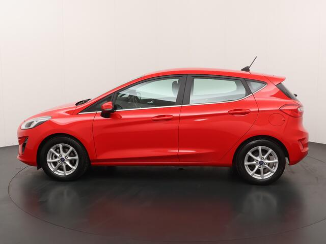 Ford FIESTA EcoBoost Hybrid 125 pk Titanium | Clima | Cruise | Parkeersensoren | Groot scherm | Apple Carplay