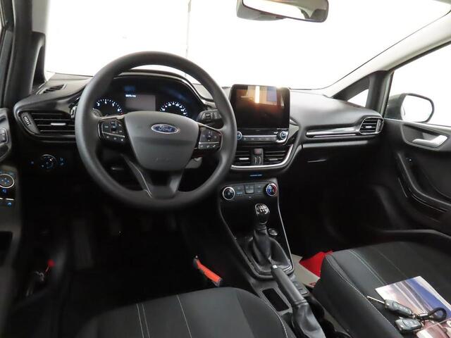 Ford FIESTA 1.1i 85pk Trend Navi Trekhaak Voorruitverwarming Cruise Parkeersesnsoren DAB+ Dealeronderhouden