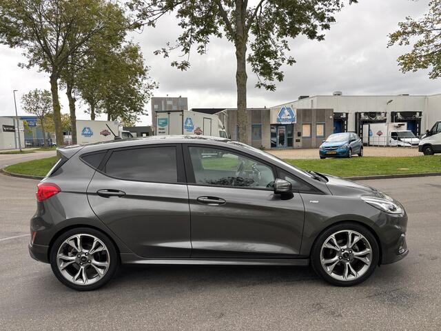Ford FIESTA 1.0i EcoBoost ST-Line 5-Deurs 6-Bak 100 PK. Mooie,zuinige en zeer goed onderhouden auto !!!