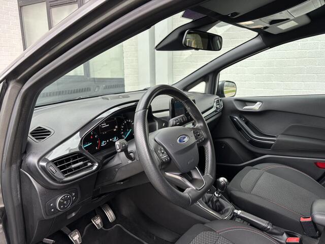 Ford FIESTA 1.0i EcoBoost ST-Line 5-Deurs 6-Bak 100 PK. Mooie,zuinige en zeer goed onderhouden auto !!!