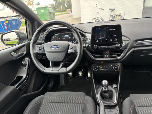 Ford FIESTA 1.0i EcoBoost ST-Line 5-Deurs 6-Bak 100 PK. Mooie,zuinige en zeer goed onderhouden auto !!!