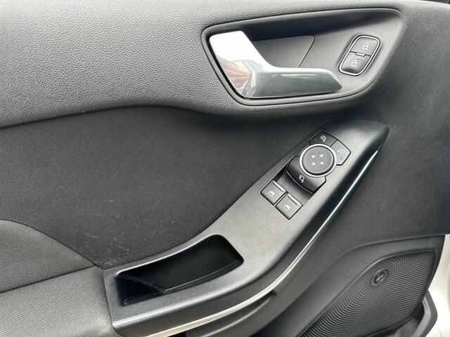 Ford FIESTA 1.0 EcoBoost ST-Line 125PK BenO CarPlay
