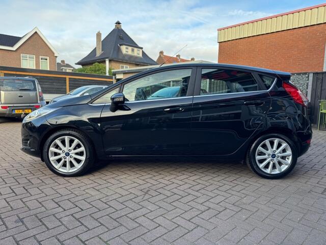 Ford FIESTA 1.0 ECOBOOST 100PK TITANIUM / NAVI / AIRCO / CRUISECONTROL / RIJKLAAR!