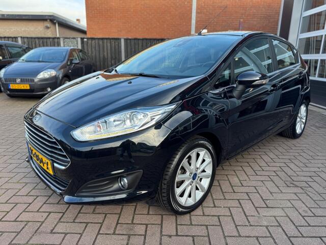 Ford FIESTA 1.0 ECOBOOST 100PK TITANIUM / NAVI / AIRCO / CRUISECONTROL / RIJKLAAR!