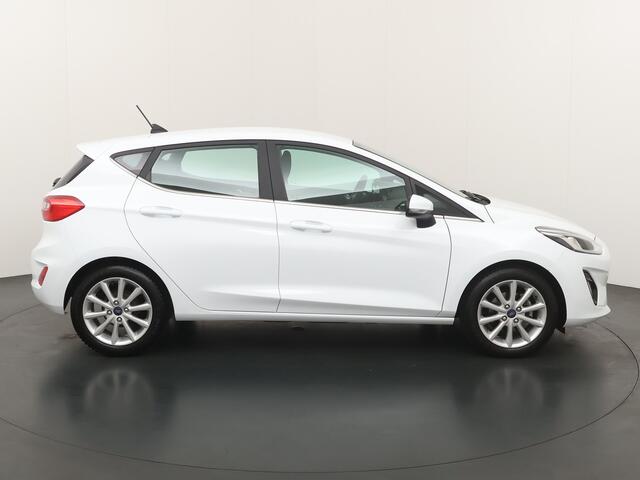 Ford FIESTA EcoBoost 100PK Titanium | All season | Cruise I Climate I Parkeersensoren |