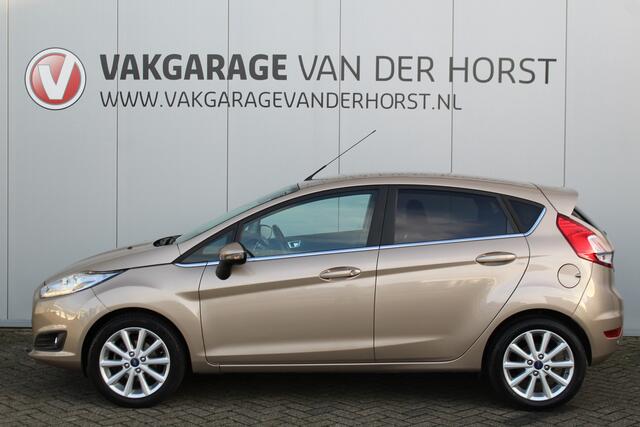 Ford FIESTA 1.0-100pk EcoBoost Titanium. Nette en erg goed onderhouden Ford Fiesta. Airco, navigatie, telefoonvoorb., LM wielen, cruise control, parkeersensoren achter etc.