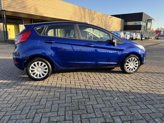 Ford FIESTA 1.0 Style 5 Deurs [ fm navi,airco,audio ]
