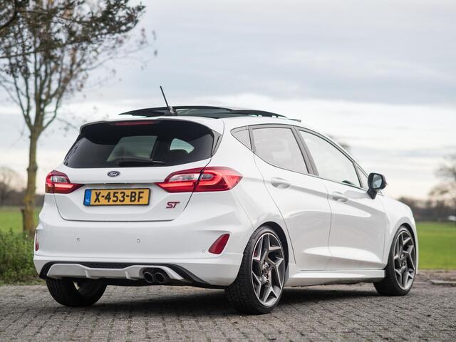 Ford FIESTA 1.5 EcoBoost ST-3 Pano B&O Keyless Winter