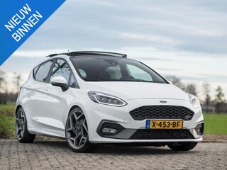 ford-fiesta-1.5-ecoboost-st-3-pano-