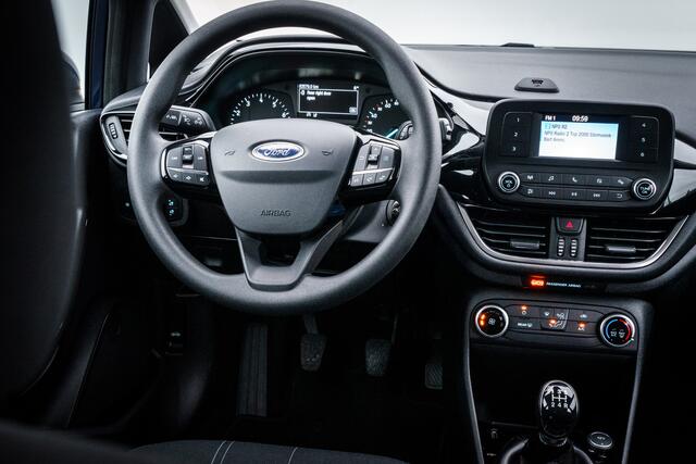 Ford FIESTA 1.1 86 PK Trend | 5 DRS | Airco | Bluetooth | | Radio MP 3 Speler | Cr Control | 2 e eign |