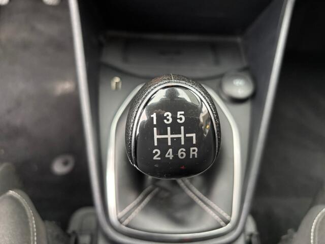 Ford FIESTA 1.0 ECOB.HY. TITANIUM 125 PK NAVI AIRCO PDC