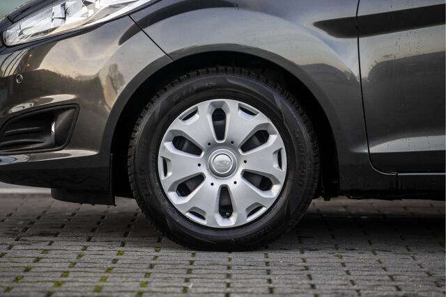 Ford FIESTA 1.5 TDCi Style Ultimate Edition | Park. sens. V + A | NL Auto