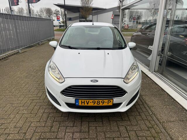 Ford FIESTA 1.0 Style | Airco | Elektrische ramen | Onderhoudsboekjes aanwezig | APK tot 07-01-2027 | NAP |