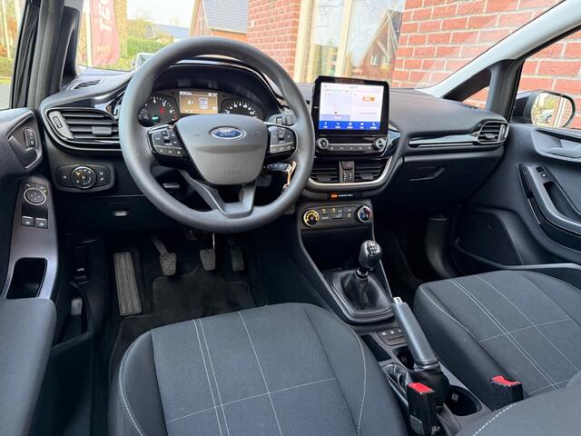 Ford FIESTA 1.0 EcoB. Connected RIJKLAAR / INCL GARANTIE / NAVI / CRUISE / A