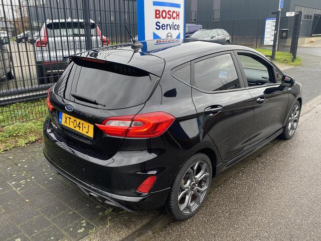 Ford FIESTA 1.0 EcoBoost ST-Line met o.a. cruise, stoel- en voorruitverwarming, navi, etc.