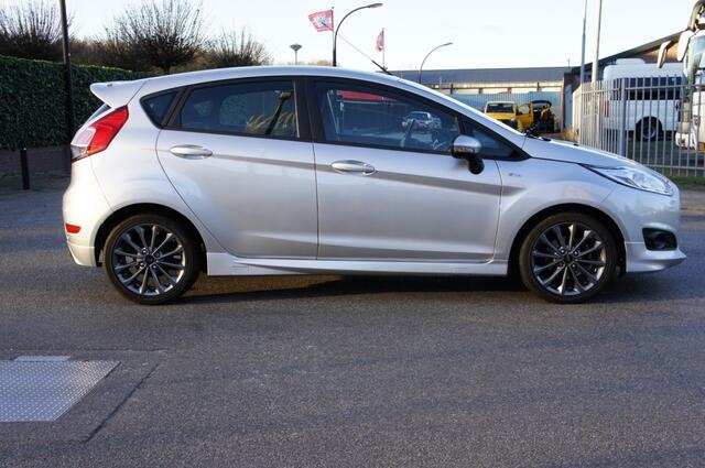 Ford FIESTA 1.0 ECOB. ST LINE 1eEIG NIEUWSTAAT DEALER ONDERHOUDEN