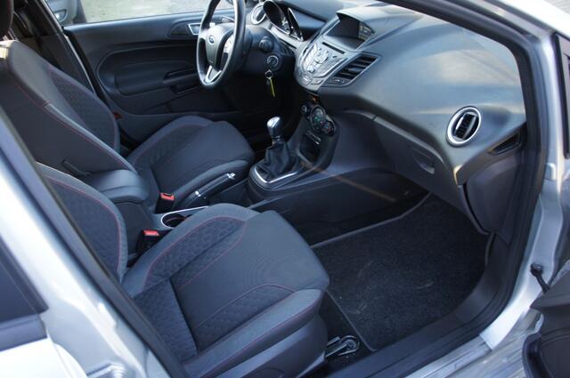 Ford FIESTA 1.0 ECOB. ST LINE 1eEIG NIEUWSTAAT DEALER ONDERHOUDEN