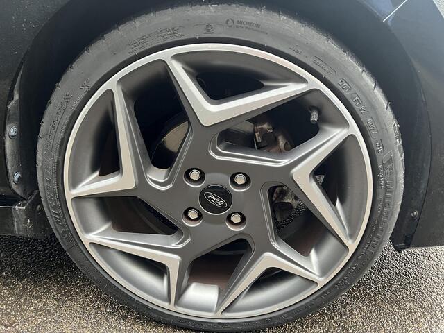 Ford FIESTA 1.0 EcoBoost Titanium ST-Line Navigatie, LMV, Privacy glass, Cruise control, Smart Key, Climate control, Parkeersensoren, Historie + boekjes