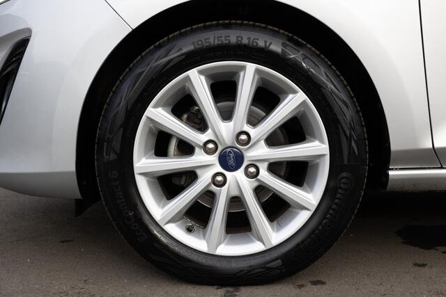 Ford FIESTA 1.0 EcoBoost Titanium X stuurwielverw. / carplay / voorruitverw. / bomvolle auto