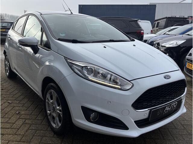 Ford FIESTA 1.0 Style Ultimate | Nette Staat | Volledige Onderhoudshistorie | Cruise Control | Navigatie | Airco | 5 Deurs | Parkeersensoren Voor en Achter | 2 Sleutels |