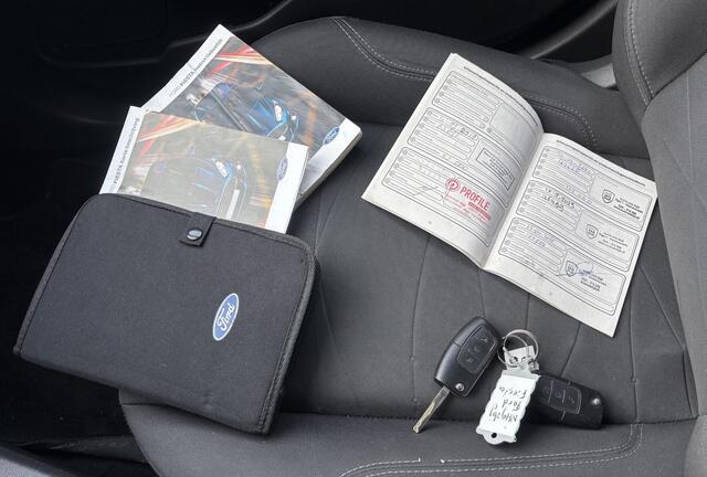 Ford FIESTA 1.0 Style Ultimate | Nette Staat | Volledige Onderhoudshistorie | Cruise Control | Navigatie | Airco | 5 Deurs | Parkeersensoren Voor en Achter | 2 Sleutels |