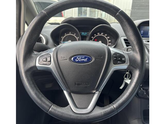 Ford FIESTA 1.0 Style Ultimate | Nette Staat | Volledige Onderhoudshistorie | Cruise Control | Navigatie | Airco | 5 Deurs | Parkeersensoren Voor en Achter | 2 Sleutels |