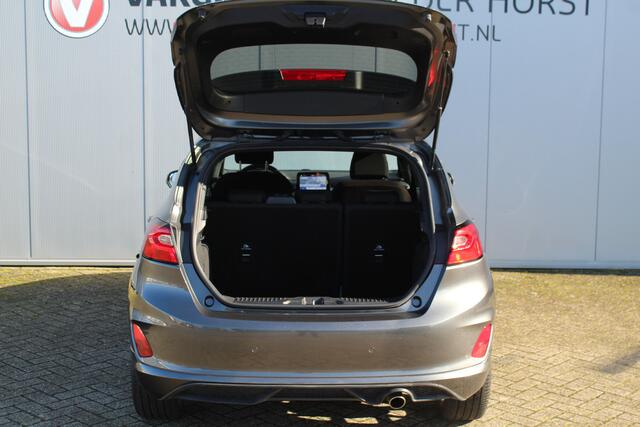 Ford FIESTA 1.0-125pk EcoBoost Mild-Hybrid ST-Line. Luxe, sportieve en goed onderhouden Fiesta ! Autm. airco, Cruise control, Lane assist, 17" Lmv, Parkeersensoren Achter, Metallic lak, Navigatie by Apple/Android, LED verlichting etc.