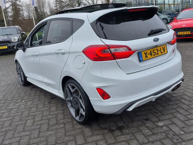 Ford FIESTA 1.5 EcoBoost 200pk ST-3 Performance-Pack | Navi + Apple Carplay | B&O Sound Clima | Cruise | Panorama Schuifdak | Keyless Entry | Led Koplampen | Pdc+Camera | Privacy Glass | 18''lm
