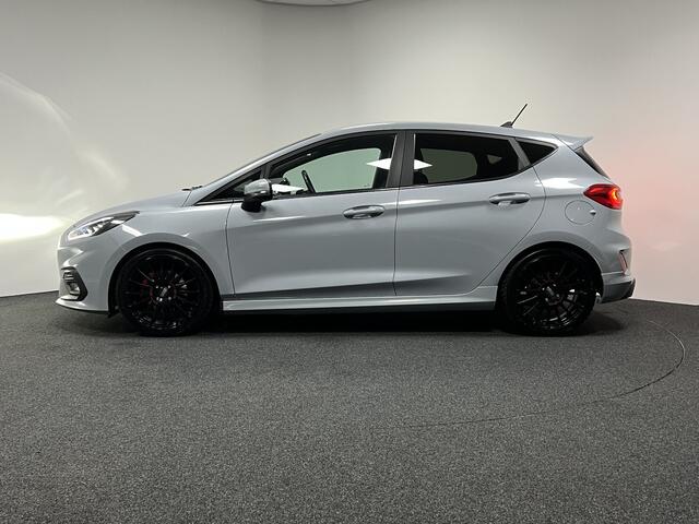 Ford FIESTA 1.5 EcoBoost ST-3 | NAVI | TREKHAAK | RECARO | KEYLESS | STOELVERWARMING |