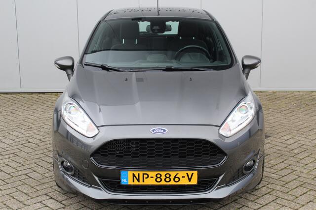 Ford FIESTA 1.0-100pk EcoBoost ST-Line. Erg goed onderhouden Ford Fiesta, van 1e eig. Uitgebreide fotoreportage volgt na poetsen. Airco, LM wielen, voorraamverw., metallic lak, navigatie, telefoonvoorb., cruise control etc.