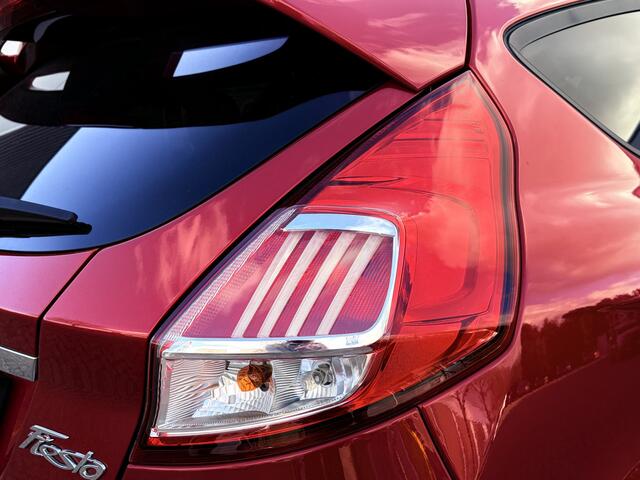 Ford FIESTA 1.0 125PK ST- Line | 18-inch | Grote spoiler | Voorrruitverwarming | LED |